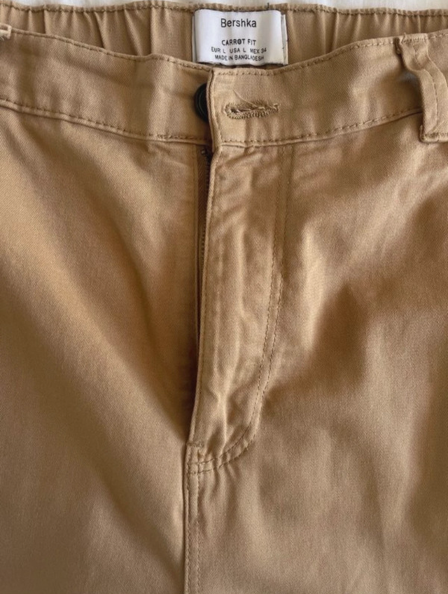 Pantalones Bershka Carrot Fit Beige