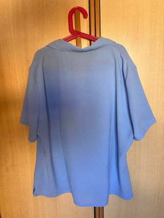 Blusa azul manga corta