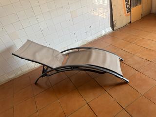 tumbonas de jardin estan como nuevas 100€ las dos