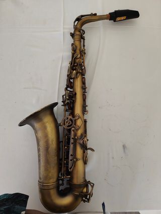 Saxofón alto Paul Mauriat system 76 custom class 2