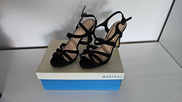 Sandalias MARYPAZ tacón negro