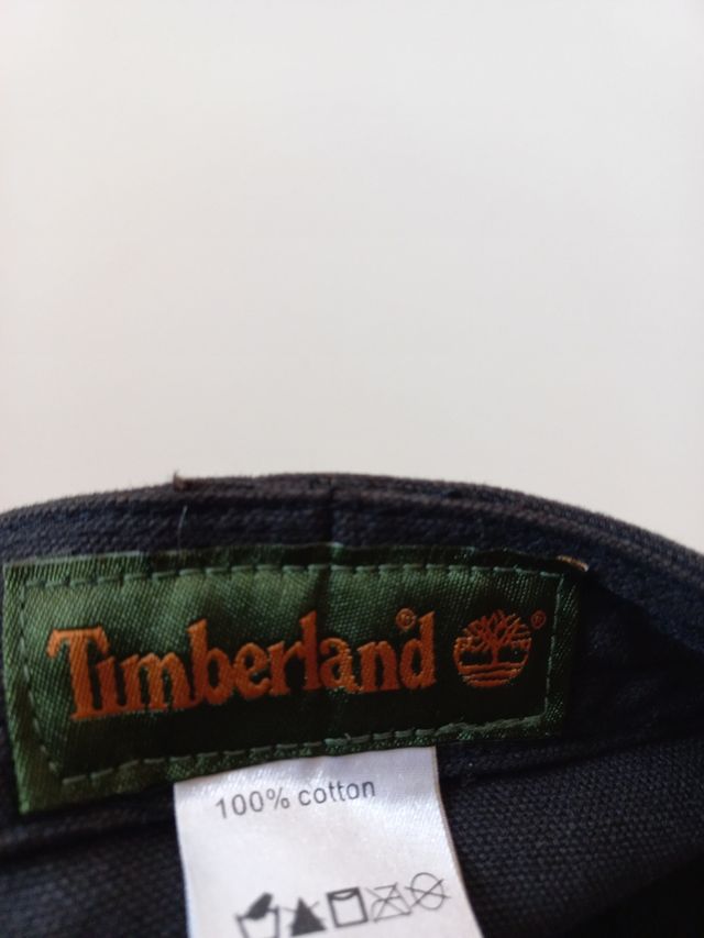 Gorra Timberland negra y marrón