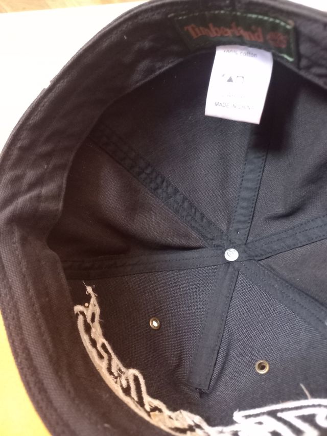 Gorra Timberland negra y marrón