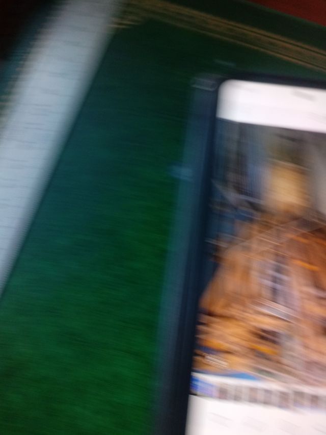 Carretilla azul usada