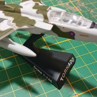 Modellino aereo Tornado 1:145