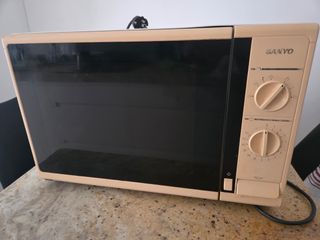 Microondas SANYO vintage