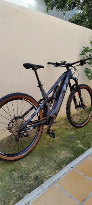 Ebike con Fox y Shimano XT / Ep8 720w+Ext 250W