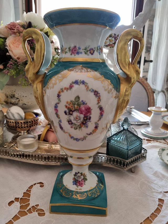 Vaso stile Napoleone III porcellana di Francia.