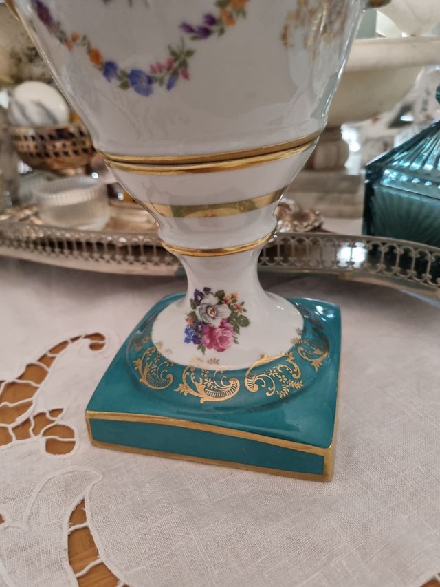 Vaso stile Napoleone III porcellana di Francia.