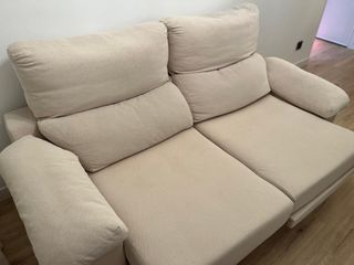 SOFA DE TRES PLAZAS COLOR BEIGE