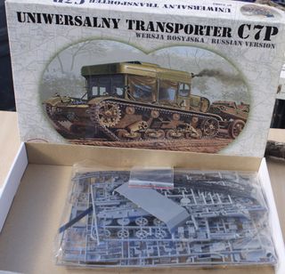 TRACTOR C7P  camuflaje Ruso - Maqueta 1/35