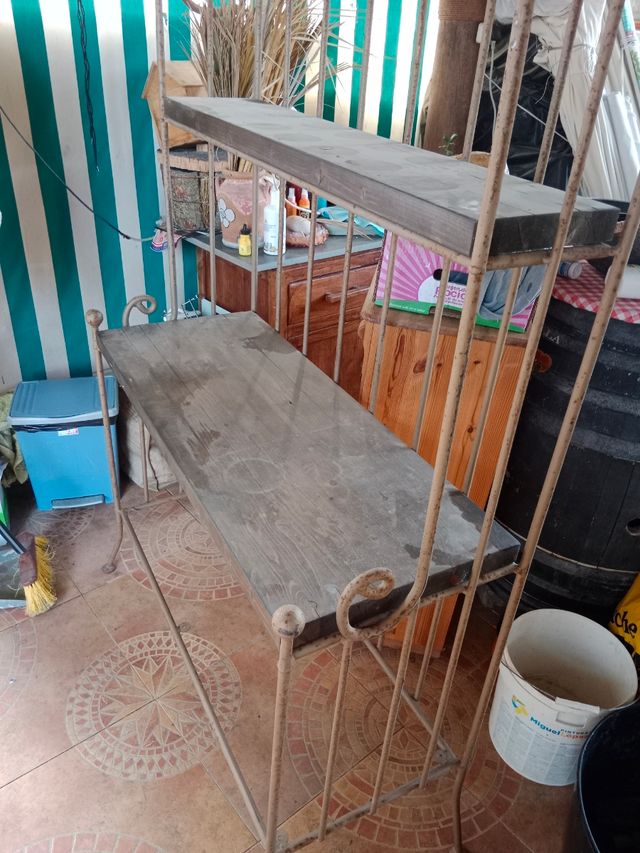 ESTANTERIA HIERRO Y MADERA