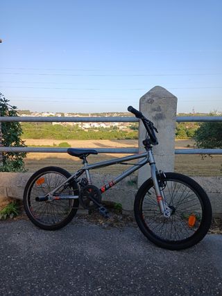 OFERTA! BMX 20" gris - Bicicleta usada