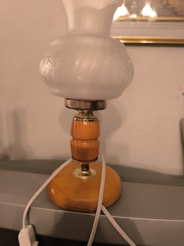 Lampara mesilla vintage madera blanca