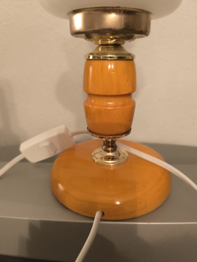 Lampara mesilla vintage madera blanca