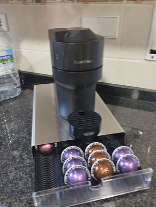 Cafetera Nespresso Vertuo Pop Negra DeLonghi