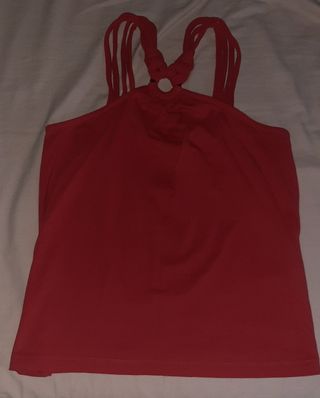 Camiseta roja sin mangas