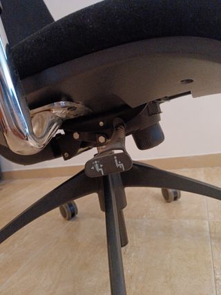 Sillón oficina giratorio negro