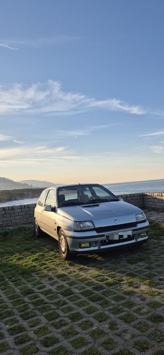 Renault Clio 1.8 16v 