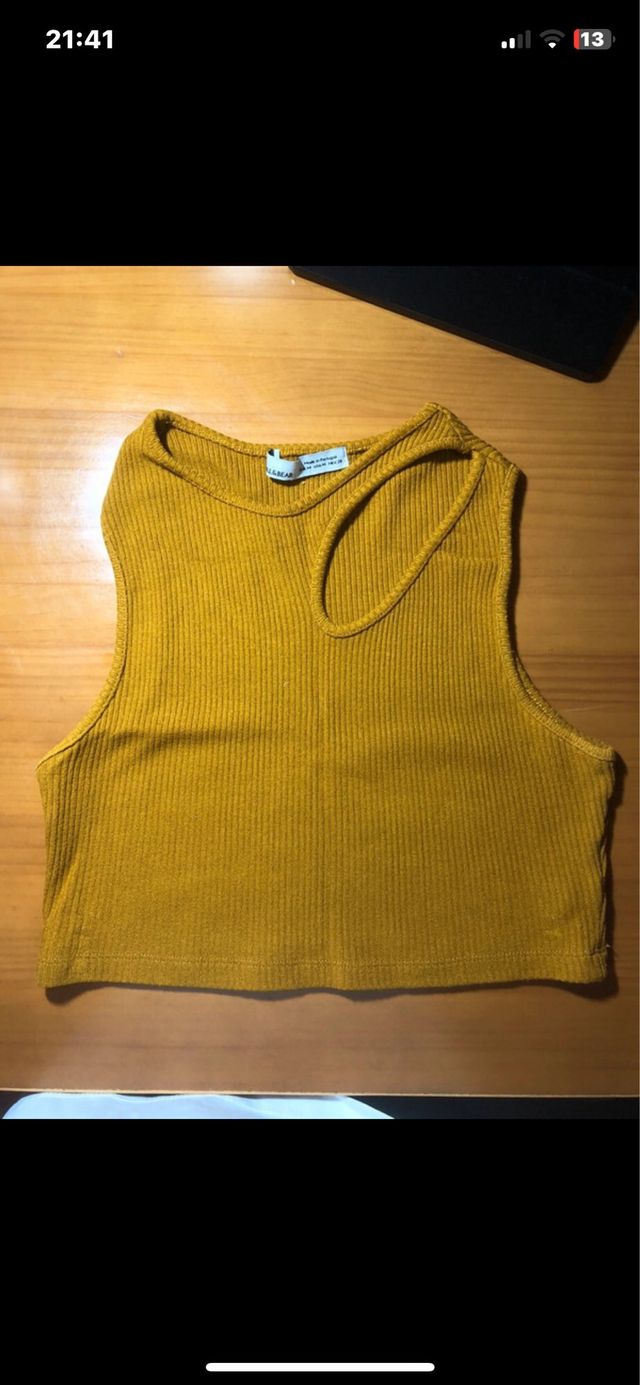 Top corto amarillo mostaza