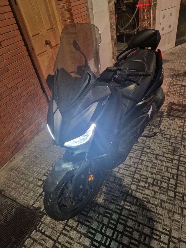 Yamaha XMax 400 Iron Max 2019