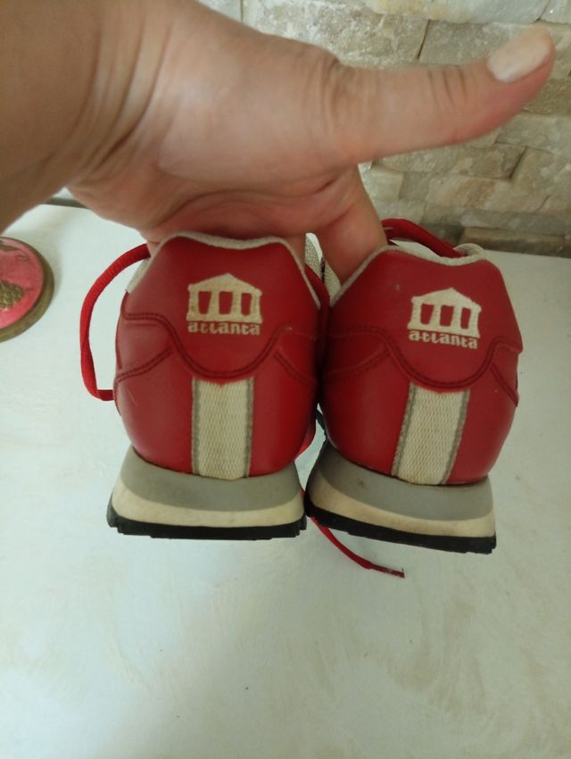 Sneaker unisex rosse e bianche n.37