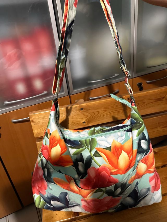 Borsa a spalla Carpisa - fiori