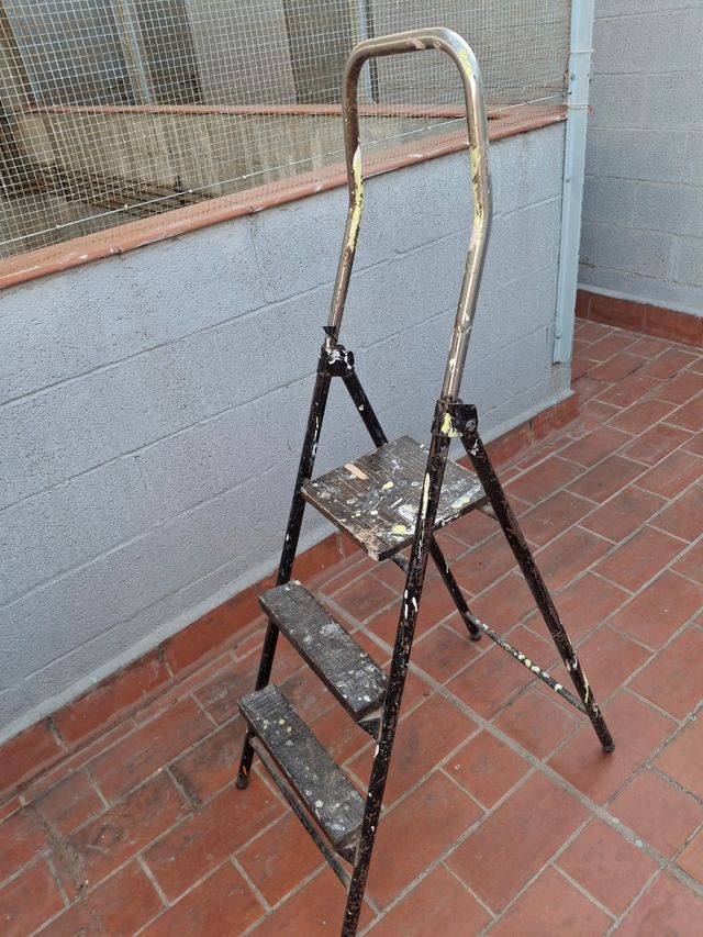 Escalera 3 peldaños metálica