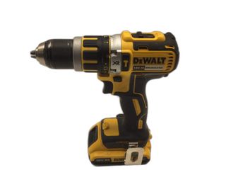 taladro a bateria dewalt dcd795