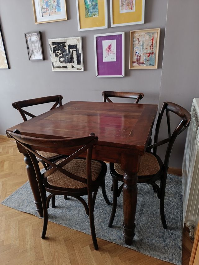 Borgia Conti Mesa comedor y cuatro 4 sillas