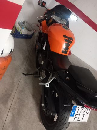 Hyosung GT250 - Moto en buen estado