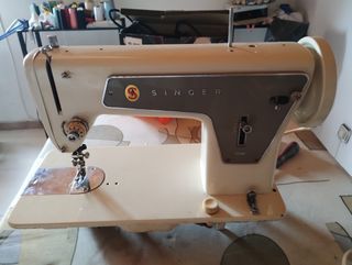 Máquina de coser Singer Antigua