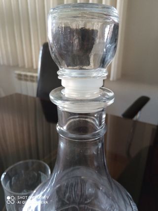 Licorera con 6 vasos de cristal