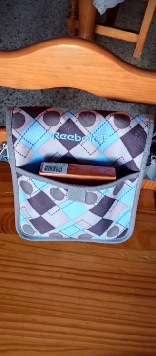 Mochila Reebok azul y gris