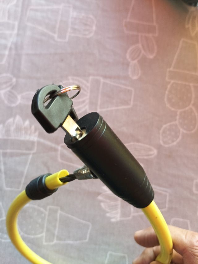 Candado bici/monopatín amarillo