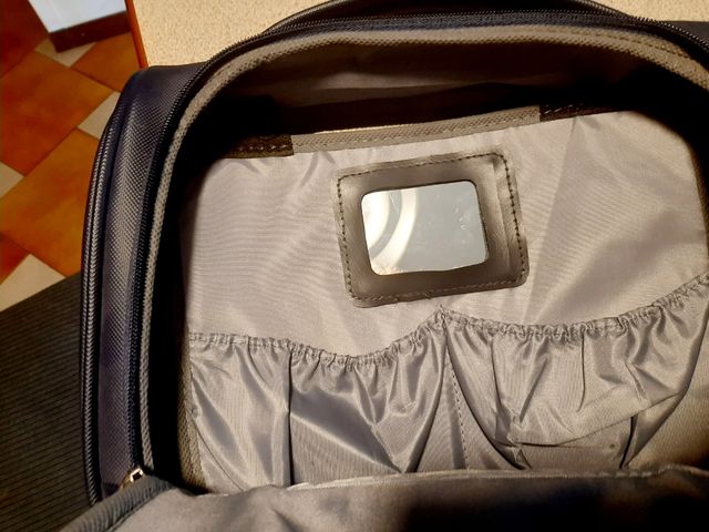 Nay Oleari: Borsone & Beauty misura bagagli a mano