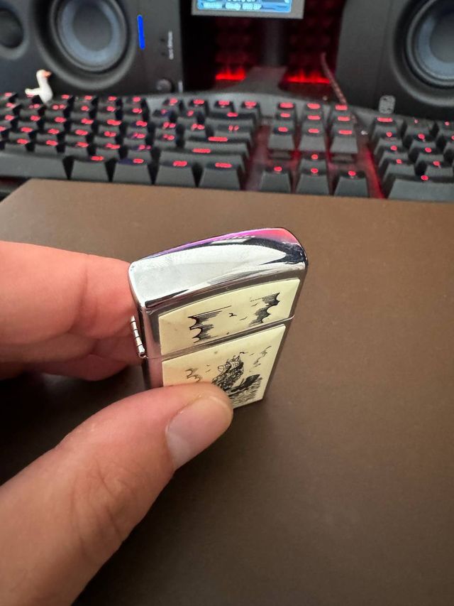 Zippo Scrimshaw Vintage Accendino