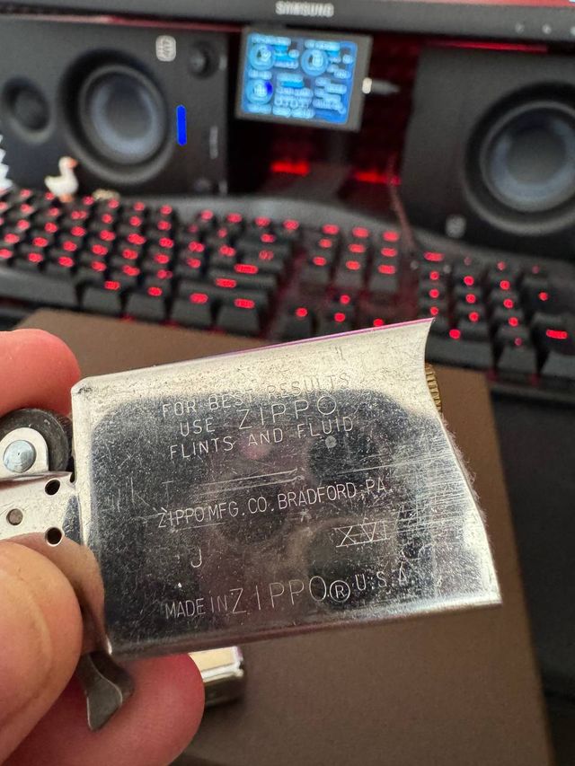 Zippo Scrimshaw Vintage Accendino