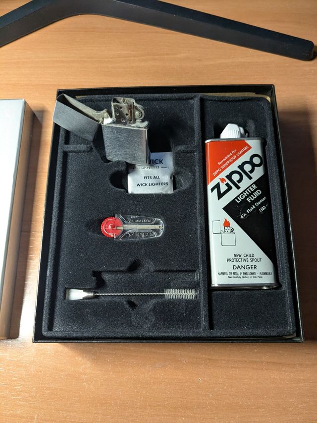 Zippo de coleccionista y limpieza