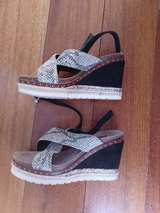 Sandalias plataforma serpiente