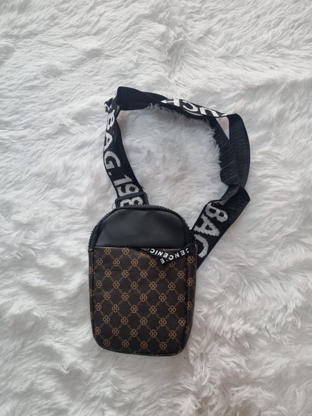 Riñonera negra y marrón