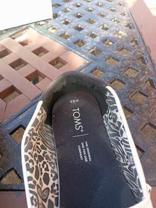 Zapatillas plataforma TOMS - blancas y negras