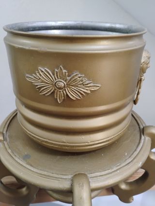 Macetero dorado vintage