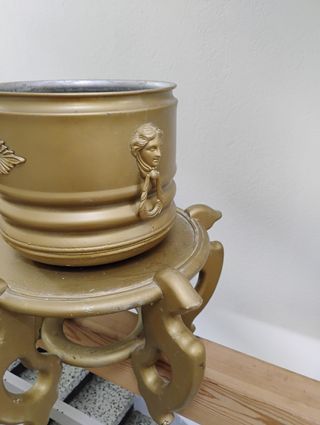 Macetero dorado vintage