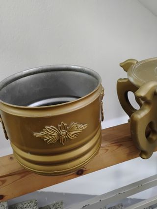 Macetero dorado vintage