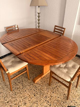 Mesa de comedor y 6 sillas 