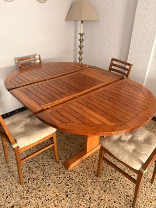 Mesa de comedor y 6 sillas 