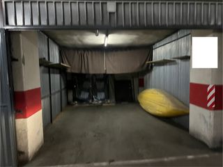 Plaza garaje cerrada en comunidad. Zona San Antón.
