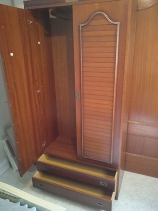 Armario madera vintage
