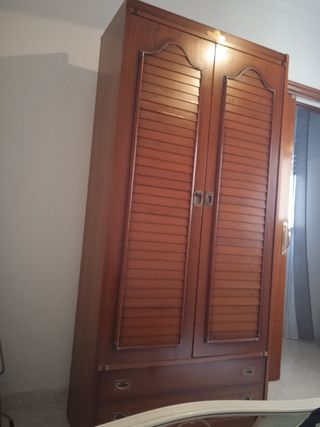 Armario madera vintage